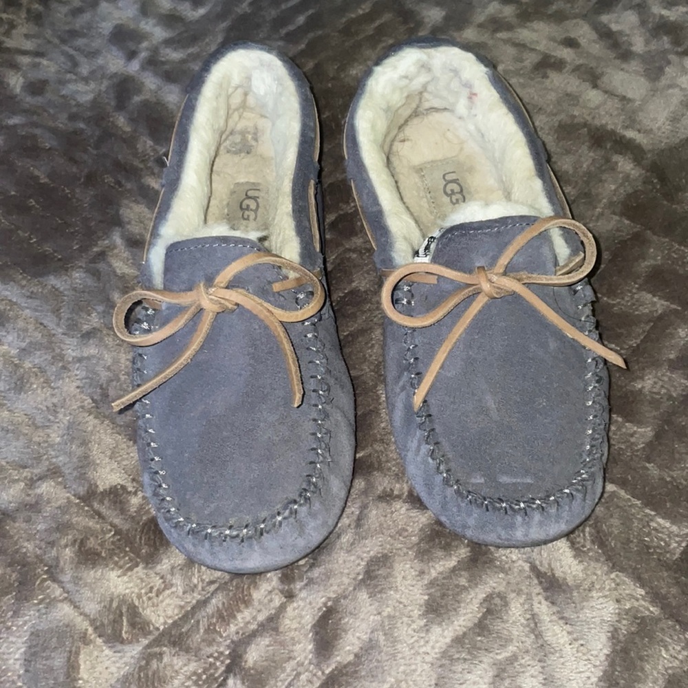 EUC Ugg Dakota slipper size 7